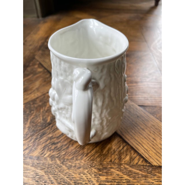 Beautiful quality and design. Oak leaves and acorns.