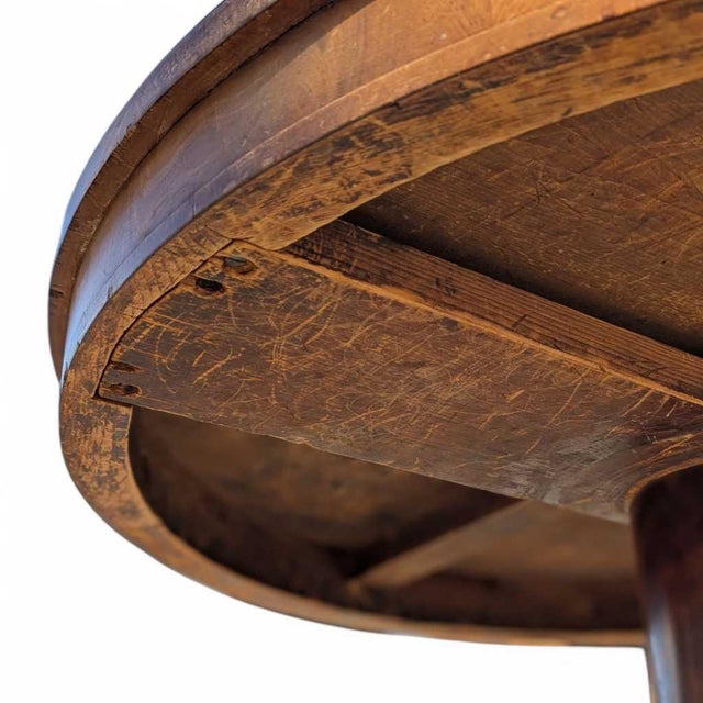 Early 19th Century Charles X Mahogany and Walnut Round Coffee Table For Sale In Los Angeles - Image 6 of 18