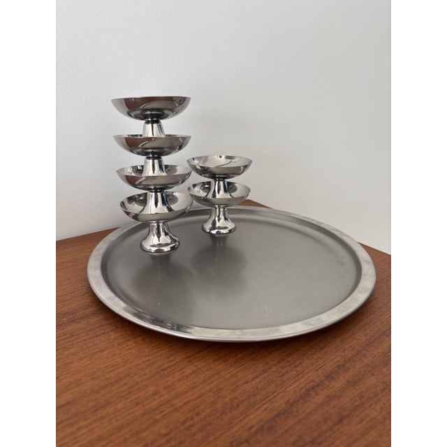 Set of 6 stainless steel bowls and serving platters. An essential for wedding receptions or entertaining friends. This...