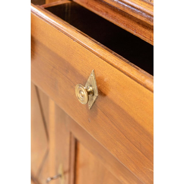 Italian Early 19th Century Walnut Three Drawers over Two Doors Buffet For Sale - Image 14 of 16