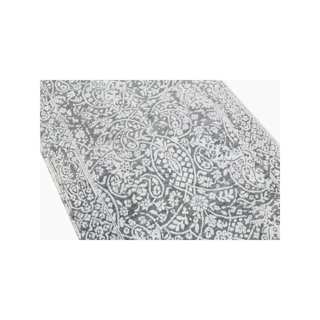 Transform your hallway with a 3x8 Transitional runner rug from India. Expertly woven for lasting beauty. Shop now!