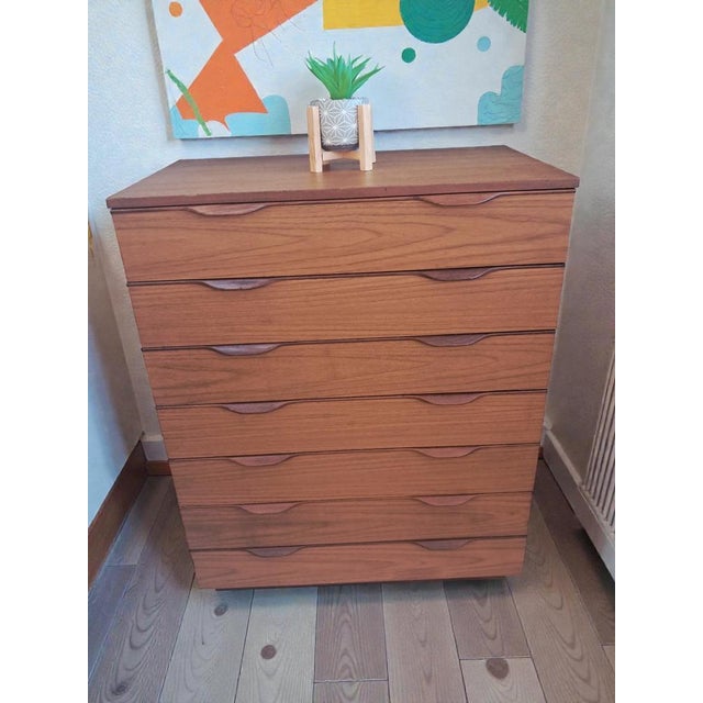 Europa Mid-Century Teak Tall Chest of Drawers – 1960s - Superb Condition This beautifully proportioned 7-drawer Europa...