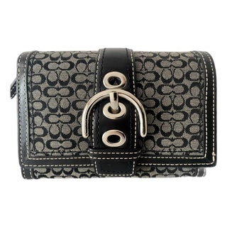 Coach Vintage Soho Signature C Buckle Ladies Wallet Mint Condition. For Sale