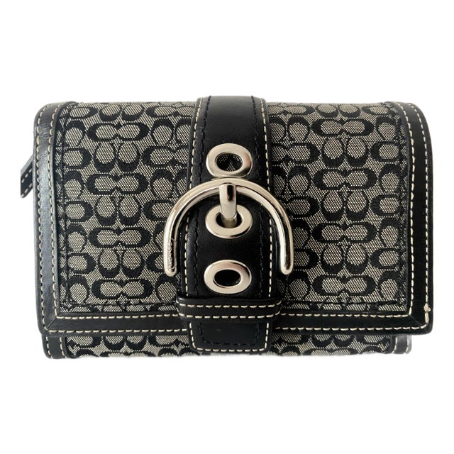 Vintage Coach Soho Signature C Buckle Ladies Wallet Mint Condition. For Sale