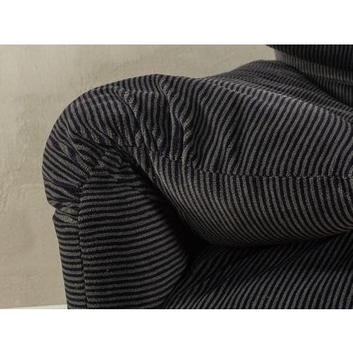 675 Maralunga Sofa by Vico Magistretti for Cassina For Sale - Image 11 of 13