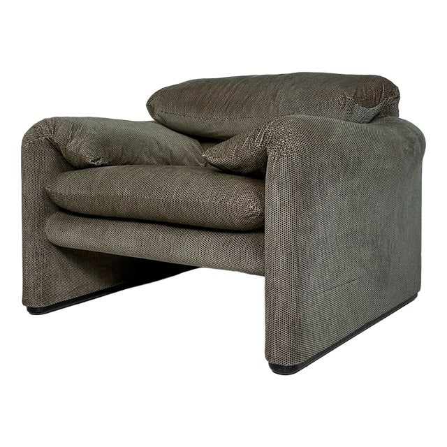 Vintage Maralunga Lounge Chair by Vico Magistretti for Cassina, 1970s For Sale