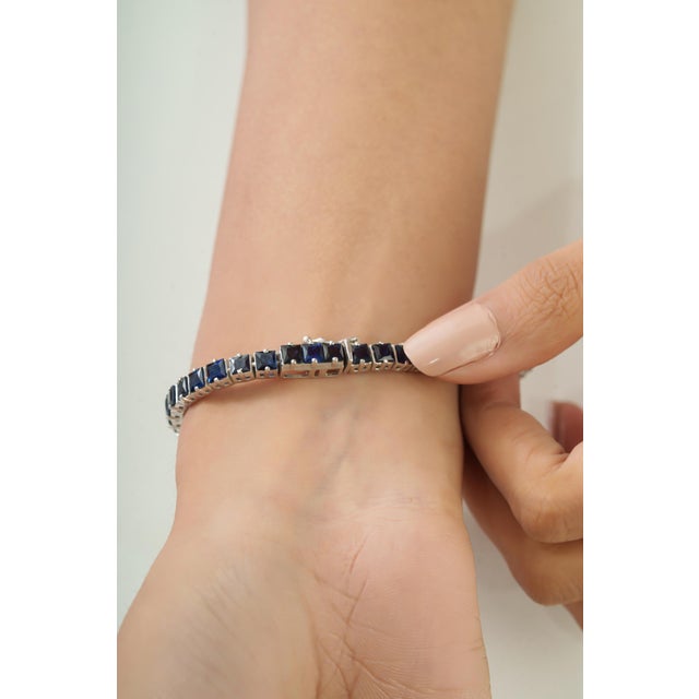 Art Deco 13.73 Ct Certified Blue Sapphire Tennis Bracelet for Women, Christmas Gift For Sale - Image 4 of 13