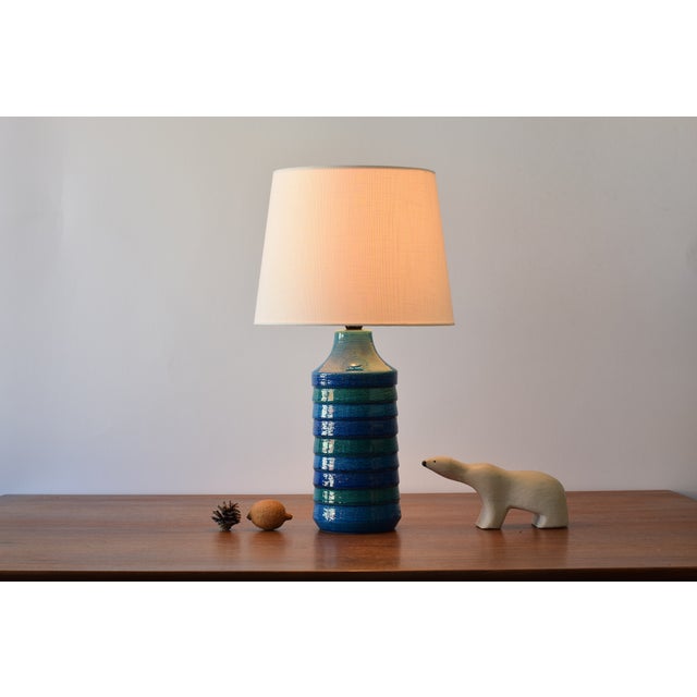 Midcentury ceramic table lamp from Italian Bitossi. The rising is attributed to Aldo Londi. Manufactured circa 1960s....