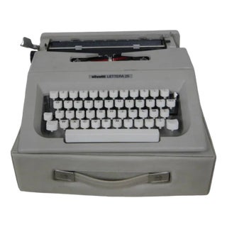 Typwriter by Mario Bellini for Olivetti Synthesis, 1974 For Sale