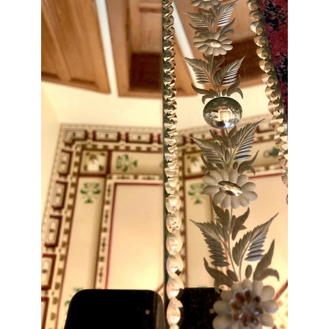 1920s Vintage Venetian Crystal Mirror with Engravings and Beveled Edges, 1920s For Sale - Image 5 of 11