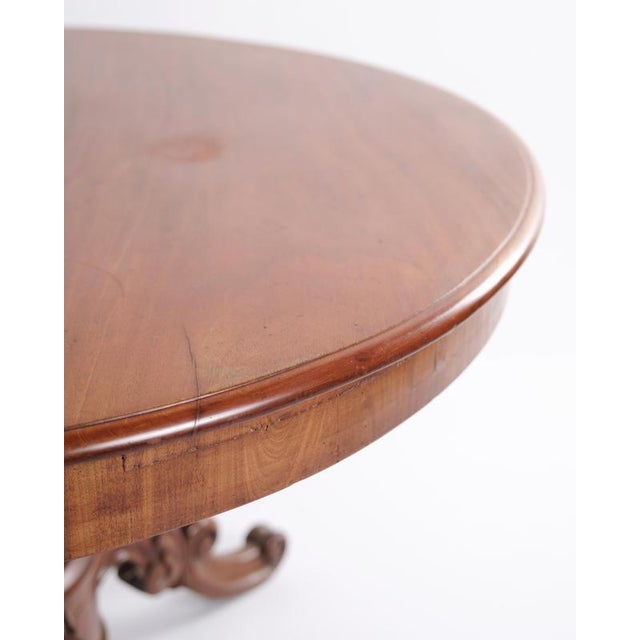Late Empire Pedestal Table in Mahogany with Carved Details, 1840s For Sale - Image 4 of 14