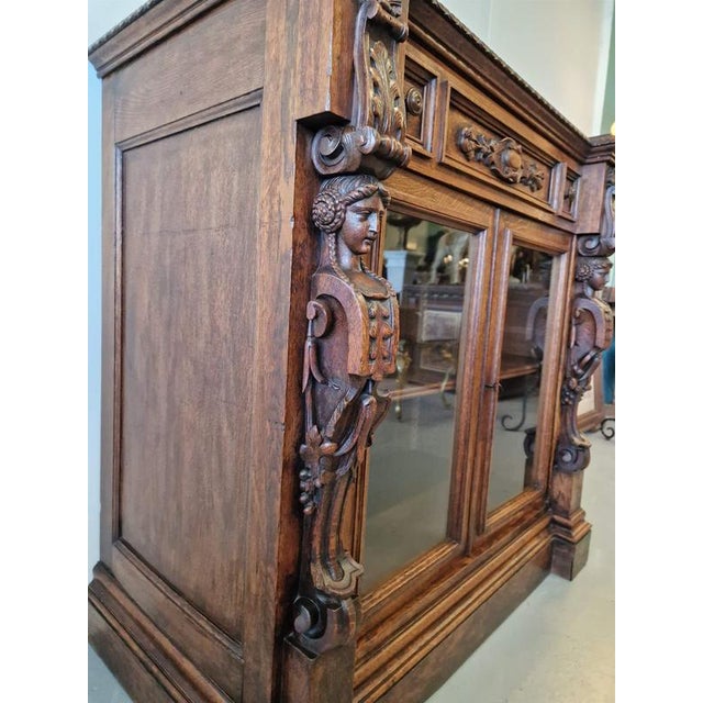 Renaissance Style Display Cabinet in Oak For Sale - Image 4 of 14