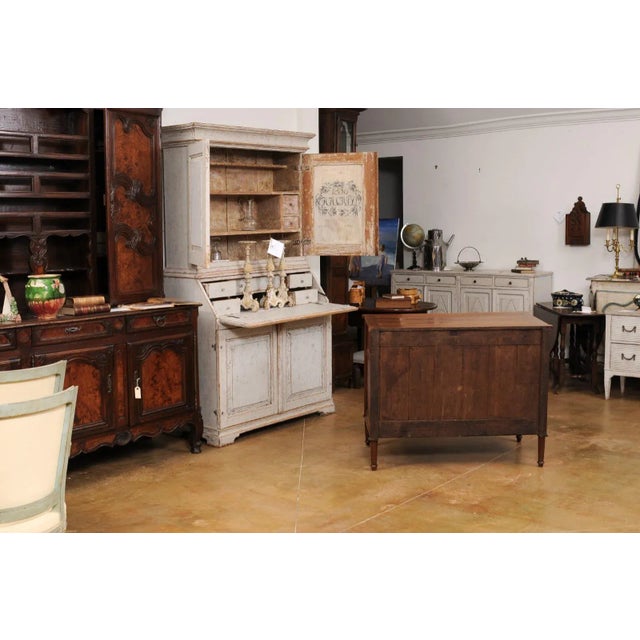 French Louis XVI Period 1790s Walnut Three Drawer Commode with Fluted Side Posts For Sale - Image 12 of 12