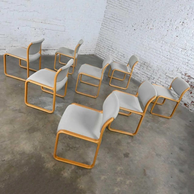 Steelcase Vintage Modern Classic Steelcase Snodgrass Dining Chairs in Light Oak Bentwood by Warren Snodgrass Set of 8 For Sale - Image 4 of 13