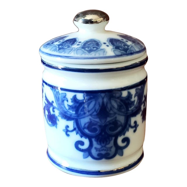 Vintage Bombay Chinoiserie Blue White Porcelain Trinket Jar For Sale