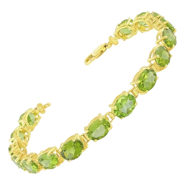 15 Carat Genuine Natural Pear Shape Peridot Tennis Bracelet 14 Karat yellow gold For Sale