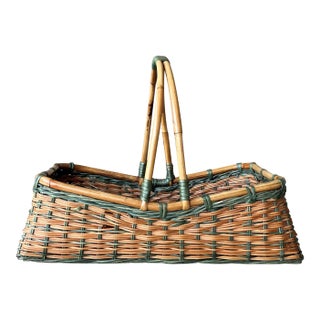 Abundantly-Sized Late 20th-Century Bamboo & Natural Willow Baker’s-Style Basket For Sale