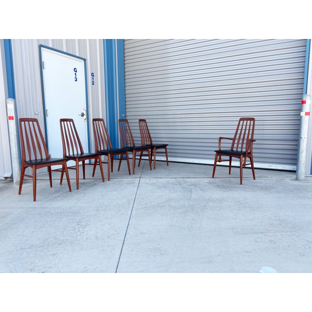 Wood 1960s Danish Modern Teak Extendable Dining Set For Sale - Image 7 of 17