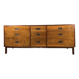 Mid Century Walnut 9 Drawer Dresser Made by Johnson Furniture For Sale