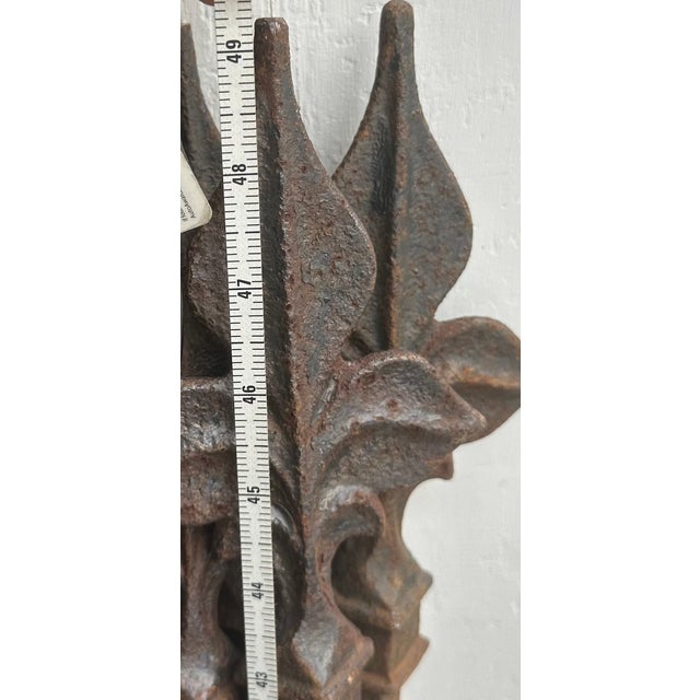 Late 19th Century Victorian Fleur-De-Lis Topped Fence Posts - Set of 4 For Sale - Image 4 of 6
