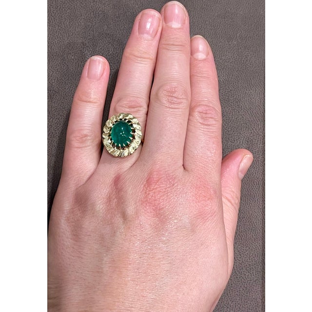 4.5 Carat Oval Emerald Cabochon 14 Karat Yellow Gold Cocktail Ring Vintage For Sale - Image 12 of 18