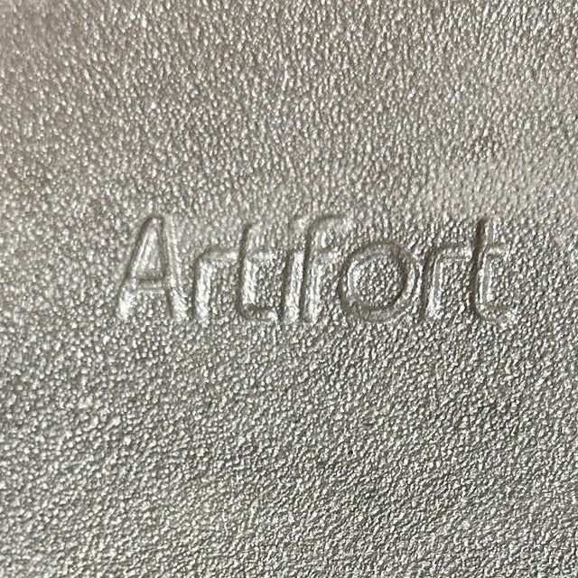 Artifort Apollo Armchair – Timeless Elegance and Innovative Design The Artifort Apollo, designed by the renowned French...