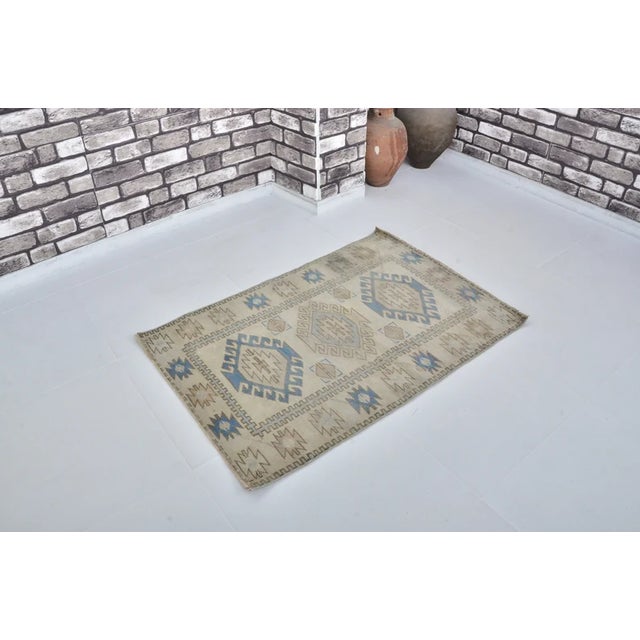 1950s Small Hoe Decor Oushak Carpet For Sale - Image 9 of 11