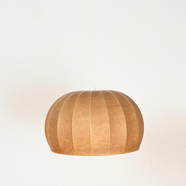 Large Round Beige Cocoon Pendant by Achille Castiglioni for Hille, Italy, 1960s For Sale - Image 10 of 15