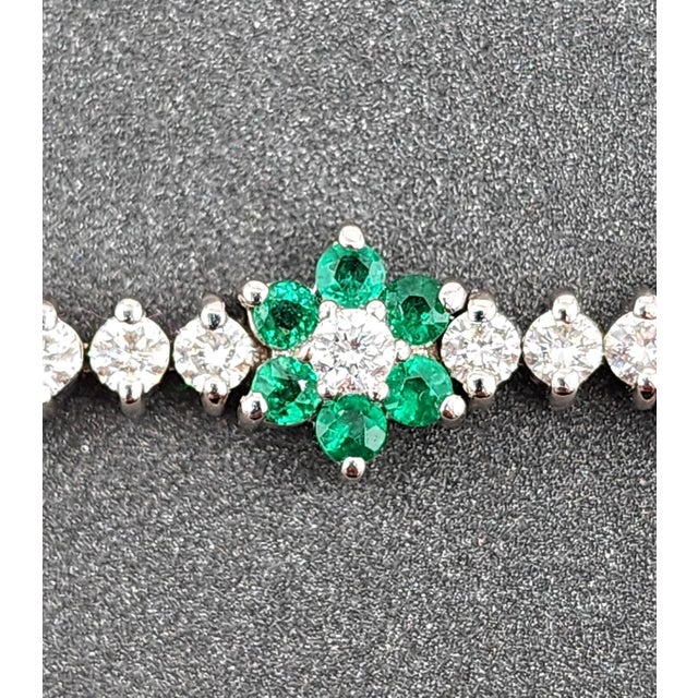 Early 21st Century 7.35 Ct Natural Emerald & Diamond Tennis Bracelet For Sale - Image 5 of 9