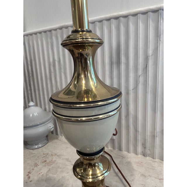 Stiffel Vintage Hollywood Regency Brass and Enamel Table Lamp For Sale - Image 4 of 9