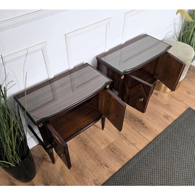 Metal Mid-Century Modern Italian Art Deco Nightstands in Walnut with Glass Top, 1950s, Set of 2 For Sale - Image 7 of 10