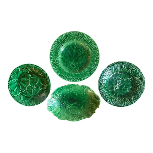 English Majolica Plates and Bread Platter- Set of 4 For Sale