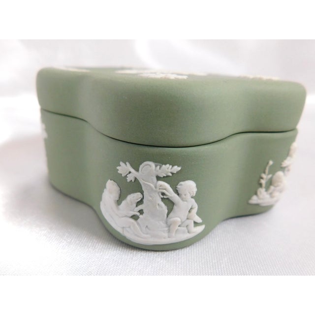 Ceramic 1950s Wedgwood Star Shaped Celedon Jasperware Trinket Box For Sale - Image 7 of 9