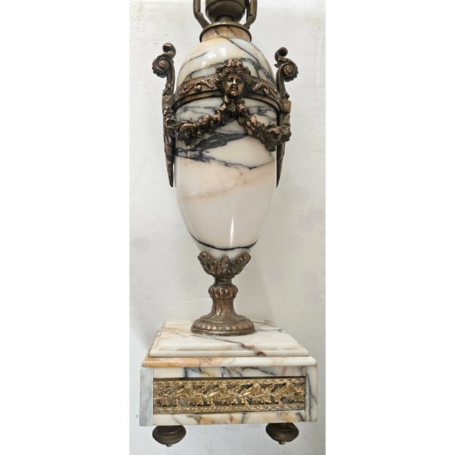 Metal French 1920s Louis XVI Style Marble Table Lamp – Cherub & Garland Ormolu Accents For Sale - Image 7 of 12