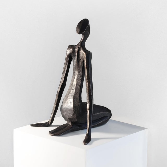 Metal Lisette II (9/25) - Figurative Abstract Bronze Sculpture for Shelf or Table Original Artwork by Nando Kallweit For Sale - Image 7 of 12