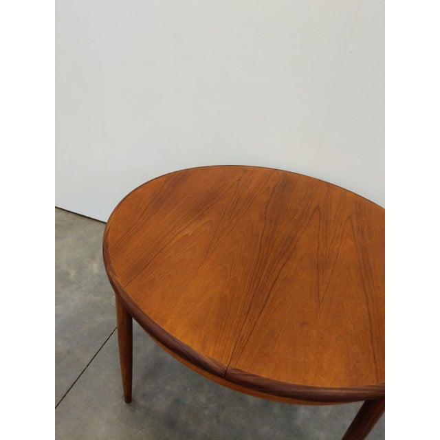 1960s Vintage Mid Century Modern Teak Extendable Dining Table Attributed to G Plan For Sale - Image 5 of 9