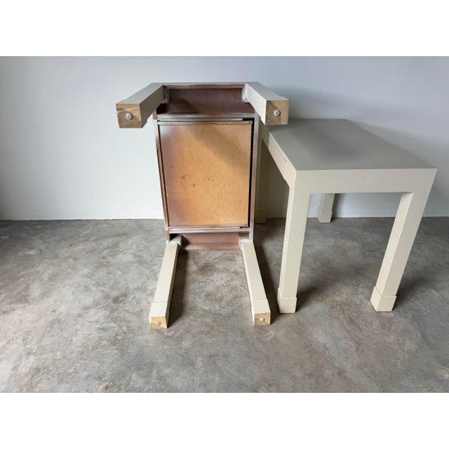 1980s Postmodern Parsons-Style Raffia Cloth Covered End Tables / Nightstands - a Pair For Sale - Image 11 of 12