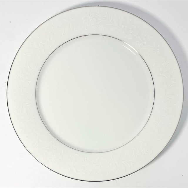 1980s 1980s Noritake “Ranier” 18-Piece Bone China Dinnerware Set For Sale - Image 5 of 8