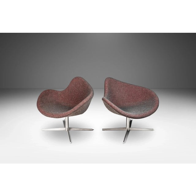 Art Deco Set of 8 Postmodern Swivel-Base "K2" Magenta Chairs by Busk & Hertzog, Circa 2000's For Sale - Image 3 of 12