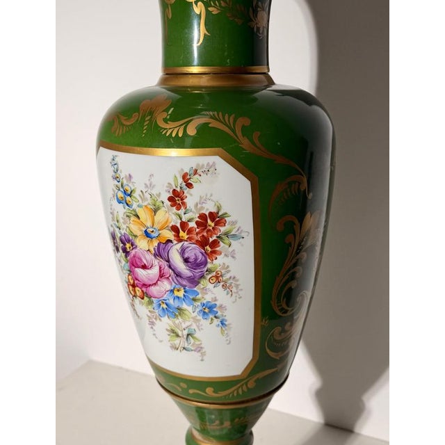 Large Paris Covered Vase by Porcelaine de Paris For Sale - Image 4 of 6
