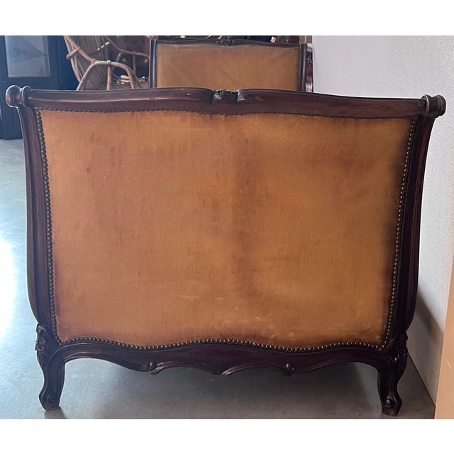 Wood 19th Century French Louis XV Period Carved Walnut Daybed For Sale - Image 7 of 12