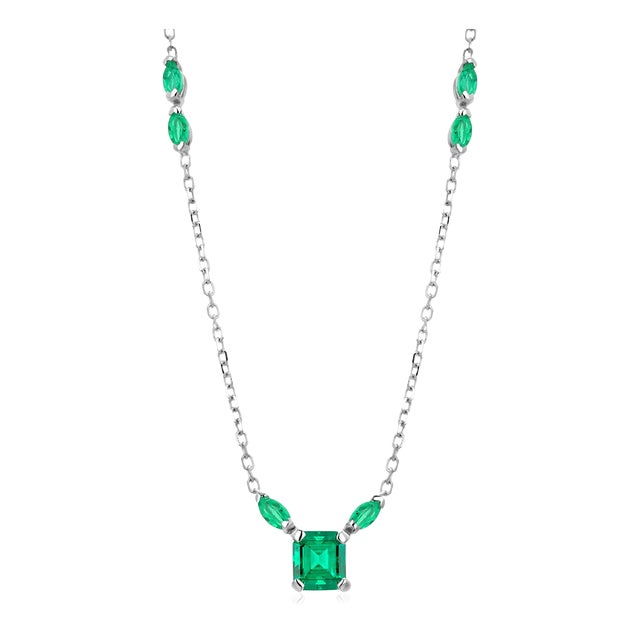 14 Karat White Gold Drop Necklace Colombian Emerald Centerpiece Marquise Emerald For Sale