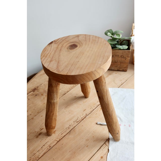 1970s Vintage Tripod Stool in Light Raw Wood, 1970s For Sale - Image 5 of 7