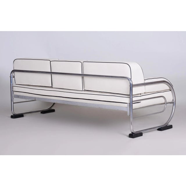 White Bauhaus White Leather Tubular Chrome Sofa by Robert Slezák, 1930s For Sale - Image 8 of 11