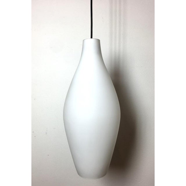 1960s Mid-Century Opaline Glass Pendant Lamp, Italy, 1960s For Sale - Image 5 of 5