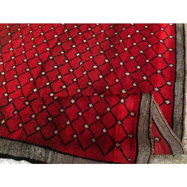 Galerie Shabab Collection Mid-20th Century Handmade Turkish Anatolian Room Size Carpet For Sale - Image 9 of 10