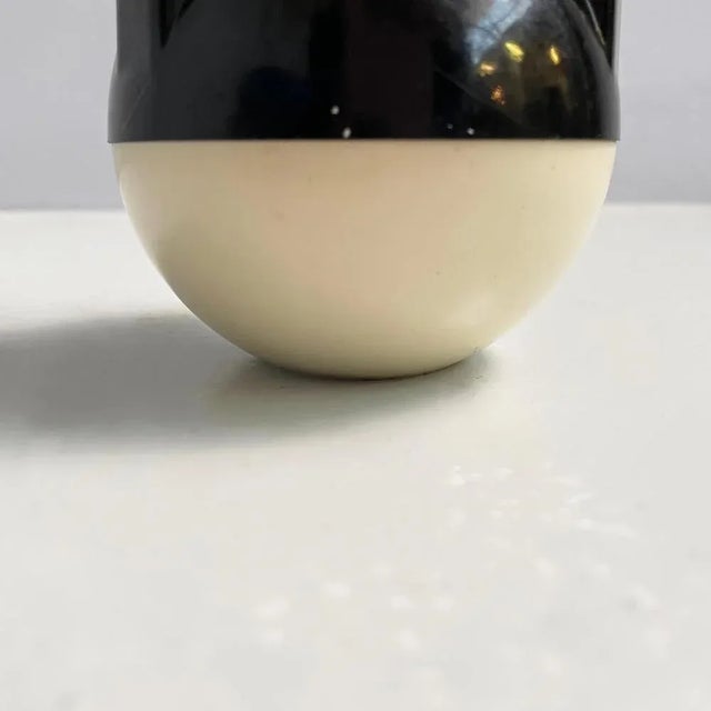Black Italian Modern Spherical Table Ashtray in Black and White Plastic, 1980s For Sale - Image 8 of 9