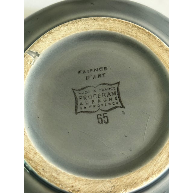 It makes a great catch all, jewelry holder, keep your ring in it at the sink, drop your loose change in it, soap dish,...