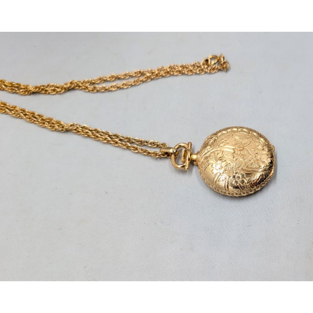 Gold Vintage 1975 Signed Napier Goldtone "Pocket Watch" Locket Pendant Necklace For Sale - Image 8 of 18