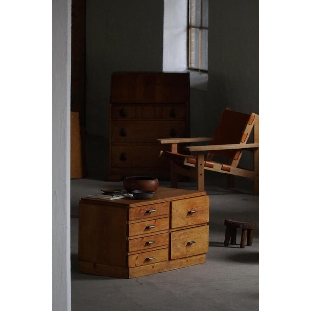 Mid-Century Art Deco Style Chest of Drawers in Pine with Metal Handles, 1940s For Sale - Image 12 of 18